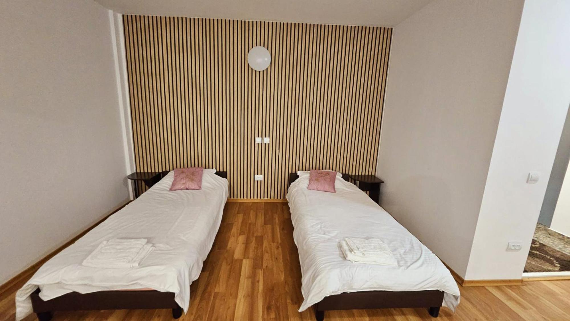 Apartamente Elegante In Regim Hotelier ヤシ エクステリア 写真